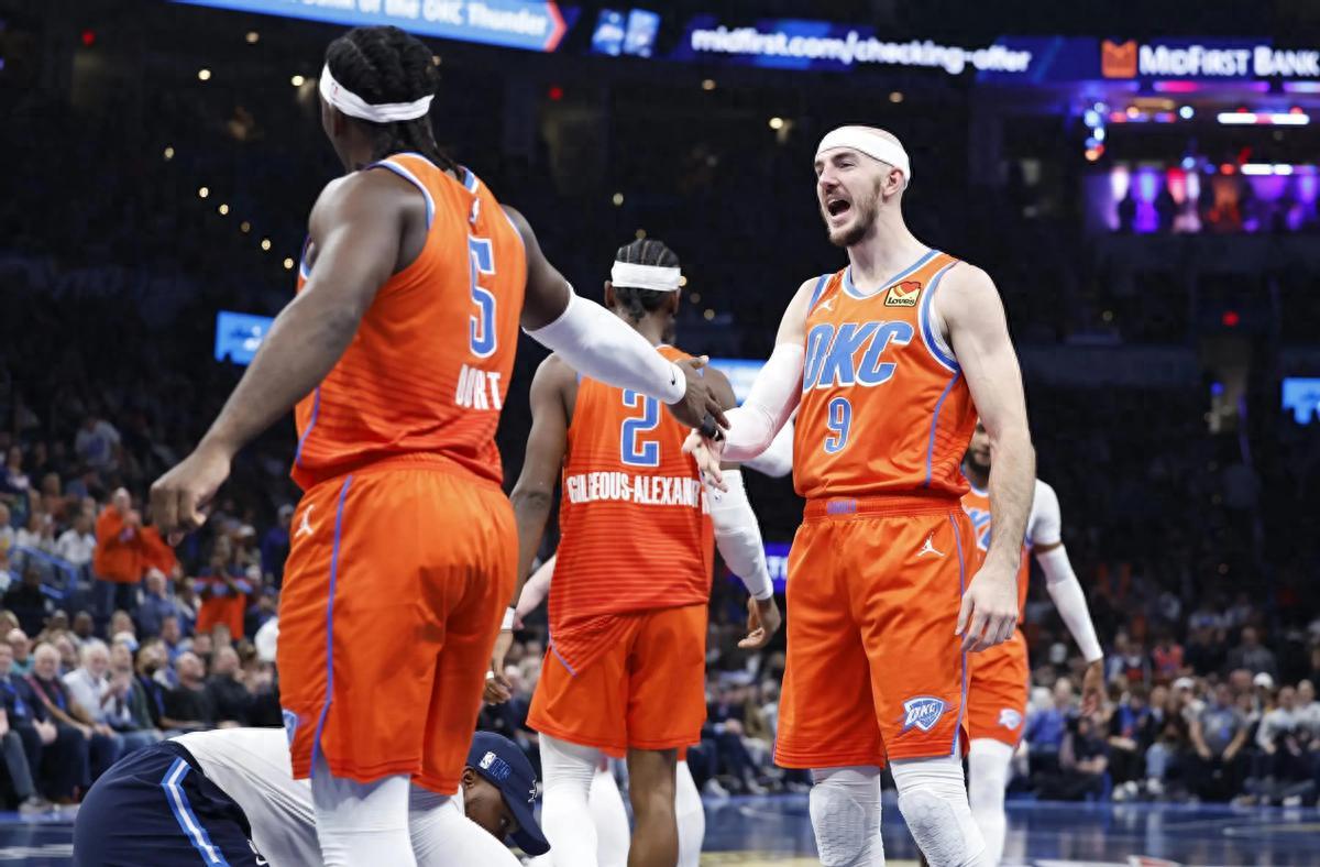 开云体育官网入口-NBA新晋球员无缘比赛，偶像现场为其致歉