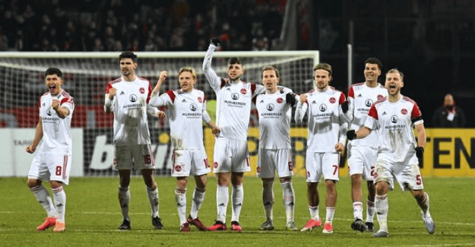 包含纽伦堡在主场击败对手后信心膨胀,雄心勃勃的词条 包含纽伦堡在主场击败对手后信心膨胀,雄心勃勃的词条