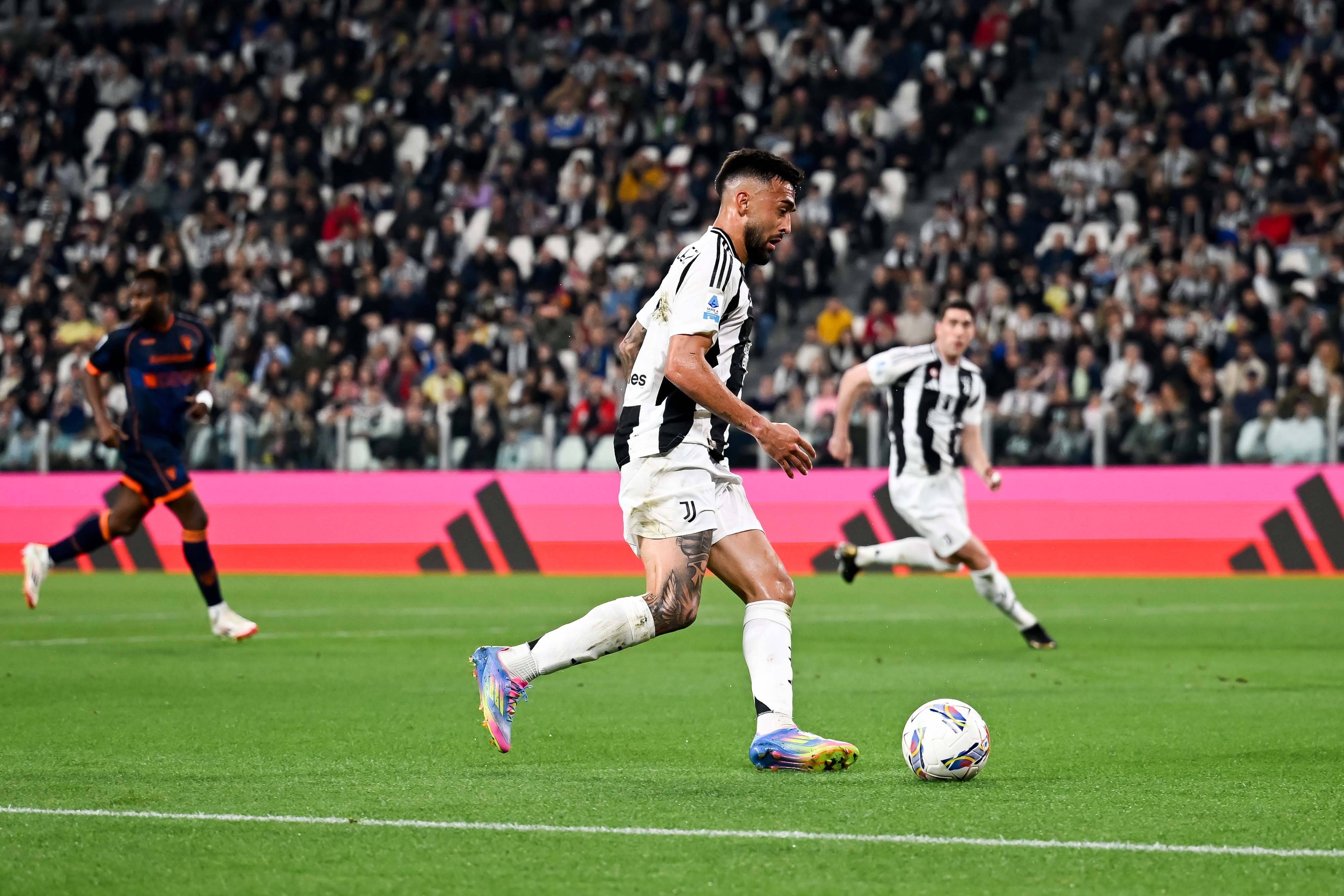 尤文图斯比分领先,出线前景光明 尤文图斯比分领先,出线前景光明