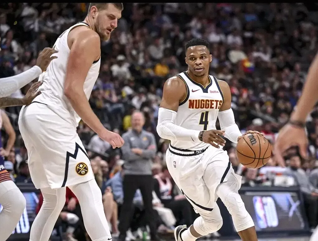 雷霆击溃鹈鹕,豪取三连胜 雷霆击溃鹈鹕,豪取三连胜