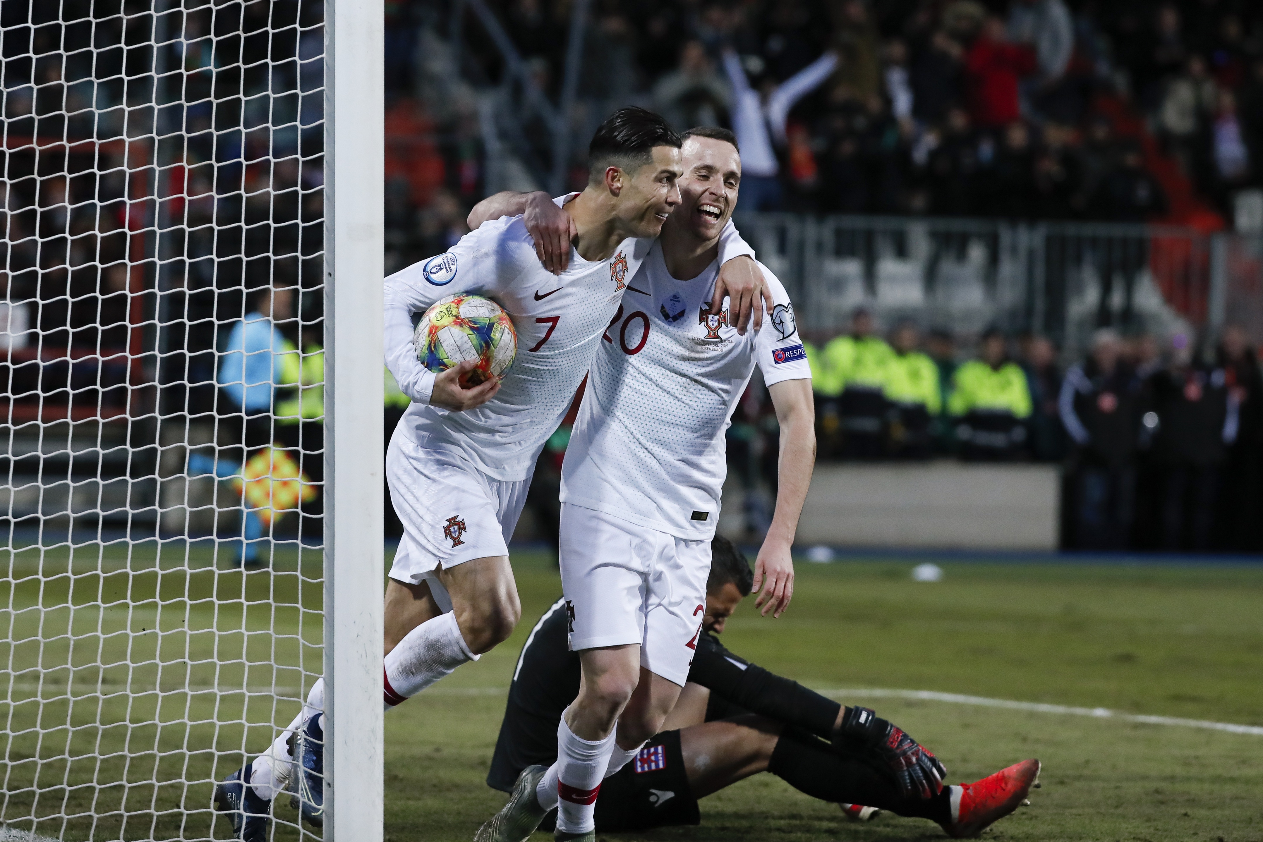 比利时大胜卢森堡,顺利晋级下一轮比赛 比利时大胜卢森堡,顺利晋级下一轮比赛