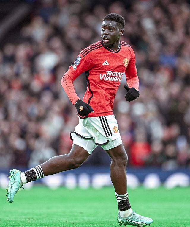 曼联客场大胜富勒姆,继续稳步追赶前列 曼联客场大胜富勒姆,继续稳步追赶前列